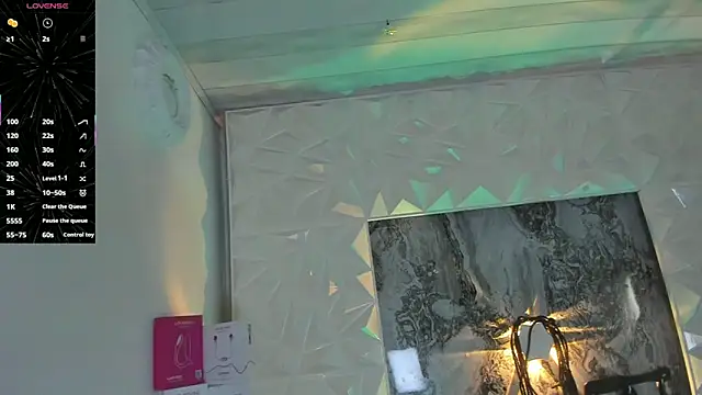 Luciana r online show from March 2026 01:11:01 PM