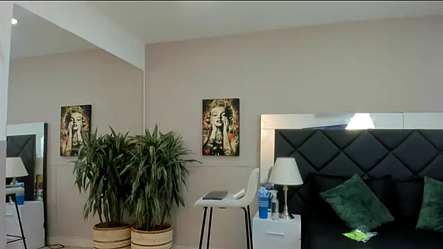 Snapshot of emilio_brandon chatting on November 2025 11:14:02 AM emilio brandon online show from November 2025 11:14:02 AM