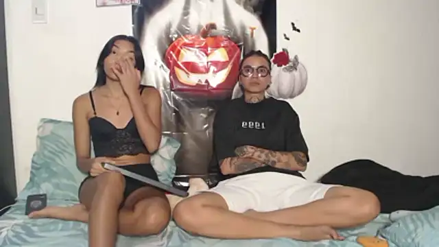 ParisAndVi online show from October 2025 11:25:02 PM