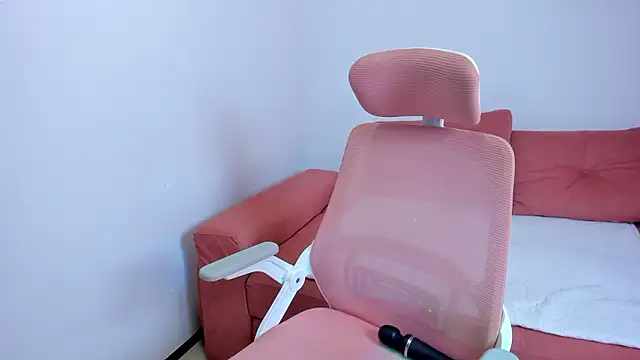 Emiss Jones online show from March 2026 02:06:01 AM