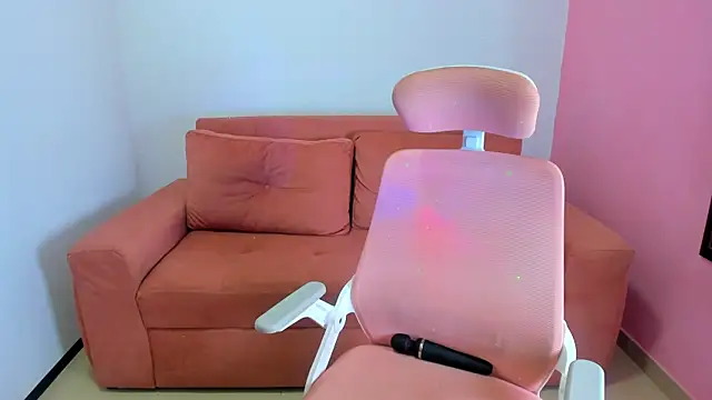 Emiss Jones online show from January 2026 08:36:02 PM