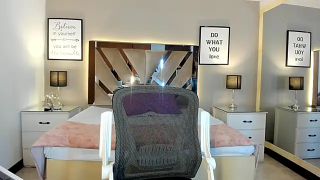 cellestehot online show from April 2026 01:49:01 PM