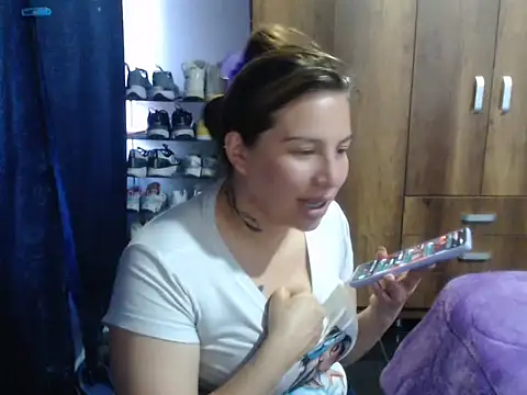 Snapshot of cloequeen15 chatting on December 2025 10:32:01 PM cloequeen15 online show from December 2025 10:32:01 PM