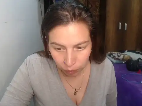 cloequeen15 online show from March 2026 12:48:02 AM