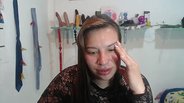 Snapshot of cloequeen15 chatting on September 2025 10:18:02 AM cloequeen15 online show from September 2025 10:18:02 AM