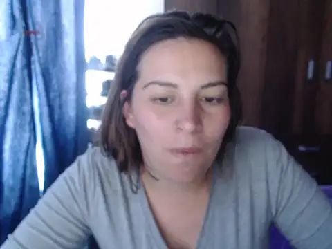 Snapshot of cloequeen15 chatting on November 2025 08:20:01 PM cloequeen15 online show from November 2025 08:20:01 PM