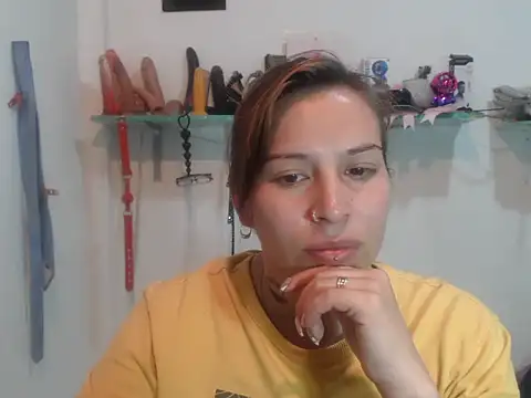 Snapshot of cloequeen15 chatting on September 2025 05:41:02 PM cloequeen15 online show from September 2025 05:41:02 PM