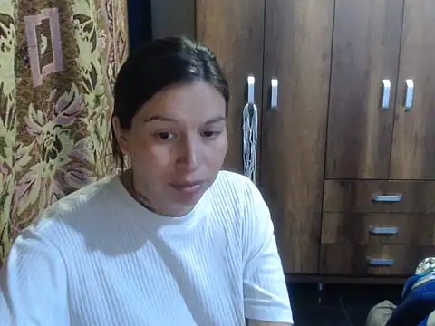 Snapshot of cloequeen15 chatting on May 2026 06:19:02 AM cloequeen15 online show from May 2026 06:19:02 AM