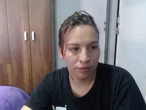 Snapshot of cloequeen15 chatting on November 2025 12:53:01 PM cloequeen15 online show from November 2025 12:53:01 PM