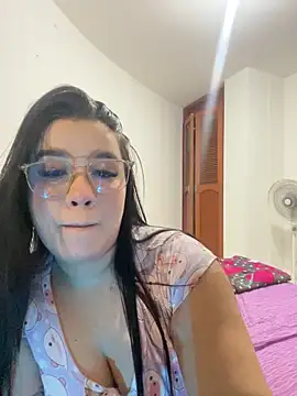 Aliciawhitee online show from November 2025 01:48:02 AM