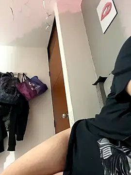 Aliciawhitee online show from October 2025 12:00:02 AM