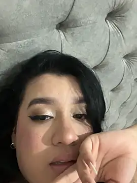 Aliciawhitee online show from September 2025 04:44:01 AM