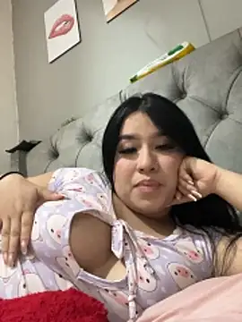 Aliciawhitee online show from October 2025 02:12:01 AM