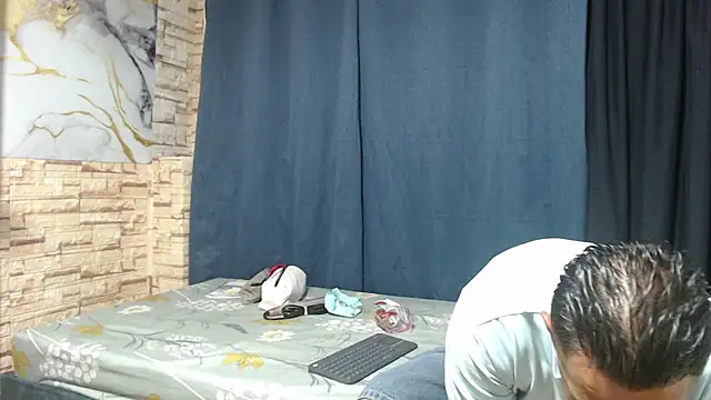 mollyandsam303av online show from April 2026 12:17:02 AM