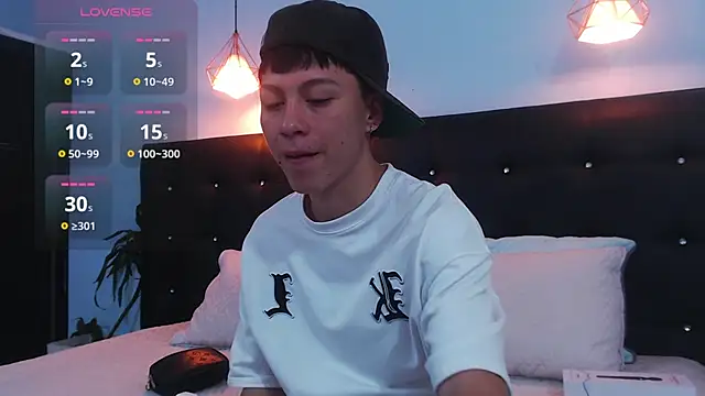 Abraham horny18 online show from October 2025 08:10:02 PM