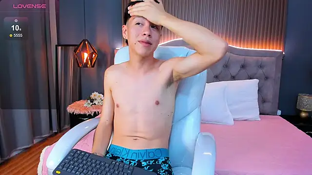 Abraham horny18 online show from October 2025 06:41:01 PM