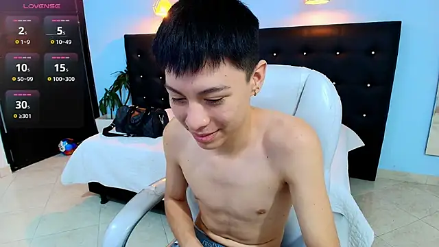 Abraham horny18 online show from September 2025 01:22:01 PM