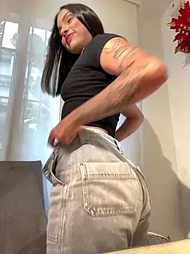 Snapshot of hannah_miltonn chatting on November 2025 08:53:02 PM hannah miltonn online show from November 2025 08:53:02 PM