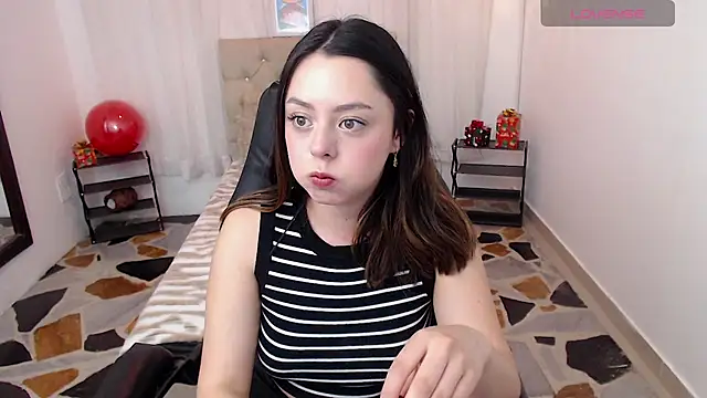 LiaGlow online show from December 2025 10:59:01 PM