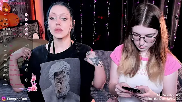 Threesomebabes online show from October 2025 11:09:01 AM