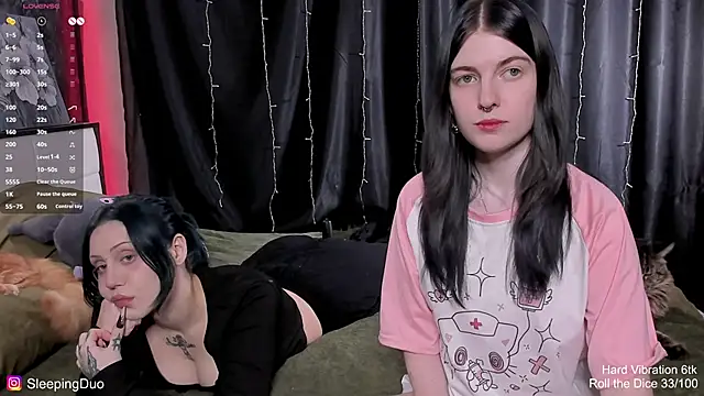 Threesomebabes online show from February 2026 03:01:01 PM