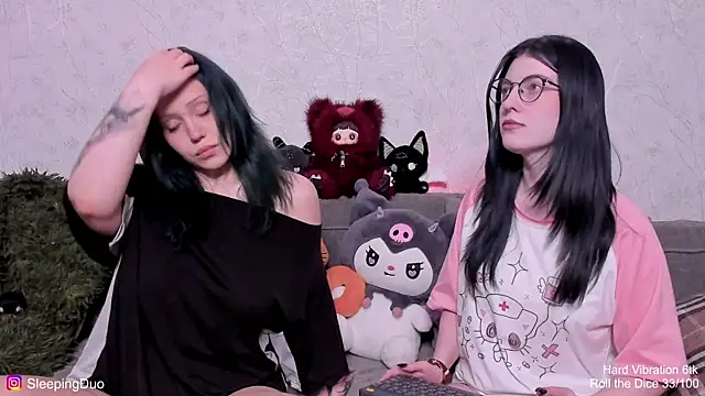 Snapshot of Threesomebabes chatting on May 2026 04:04:02 PM Threesomebabes online show from May 2026 04:04:02 PM