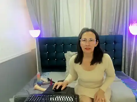 Snapshot of Oriana_Jhonson chatting on April 2026 12:07:02 PM Oriana Jhonson online show from April 2026 12:07:02 PM