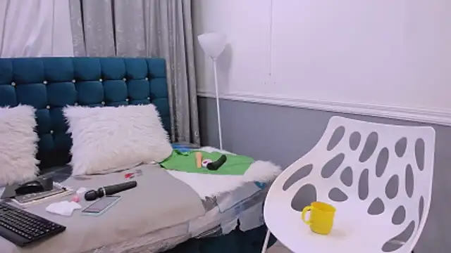 Snapshot of Oriana_Jhonson chatting on November 2025 09:42:01 AM Oriana Jhonson online show from November 2025 09:42:01 AM