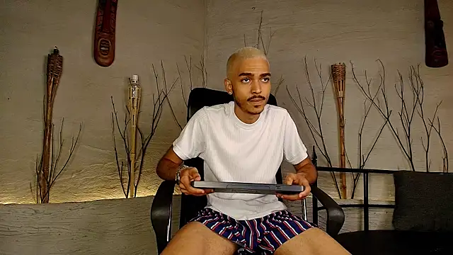 MarcusRain  online show from October 2025 07:32:01 PM