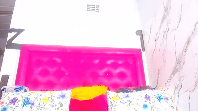 Snapshot of LoloQueen5 chatting on July 2026 08:53:02 PM LoloQueen5 online show from July 2026 08:53:02 PM