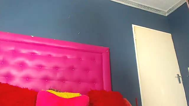 LoloQueen5 online show from February 2026 09:32:02 AM