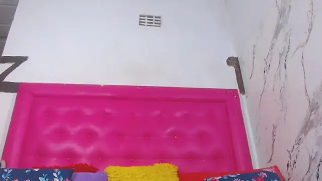 Snapshot of LoloQueen5 chatting on June 2026 02:58:01 PM LoloQueen5 online show from June 2026 02:58:01 PM