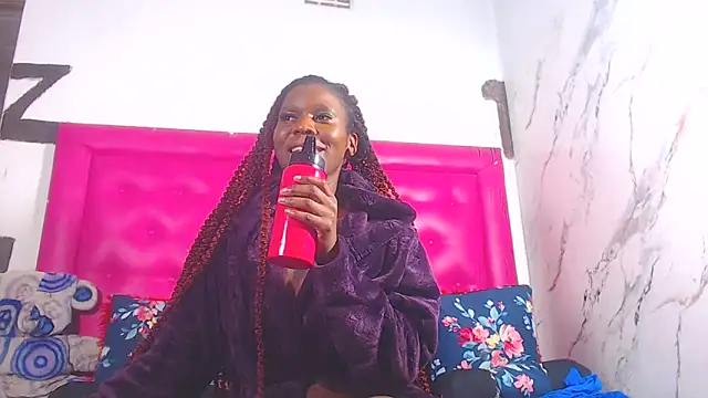 Snapshot of LoloQueen5 chatting on June 2026 11:59:02 AM LoloQueen5 online show from June 2026 11:59:02 AM