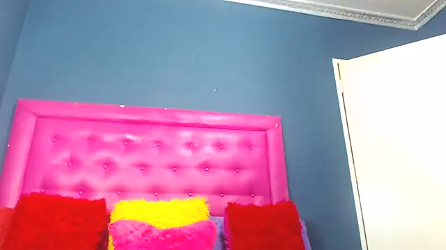 LoloQueen5 online show from February 2026 11:12:01 PM