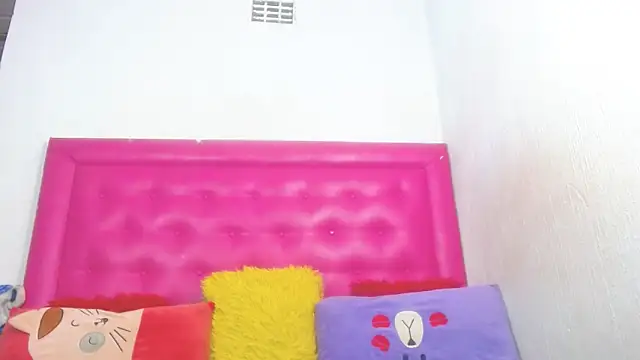 LoloQueen5 online show from April 2026 08:15:01 PM