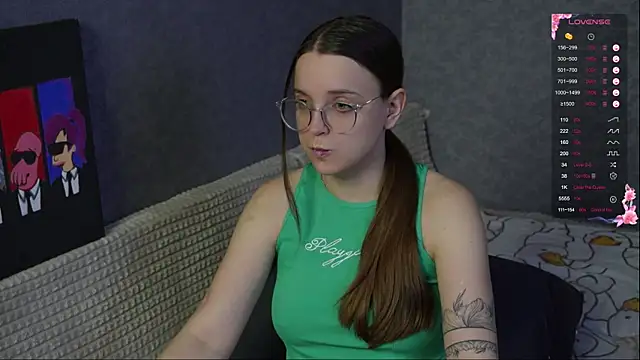 Violetwin online show from April 2026 04:13:01 PM