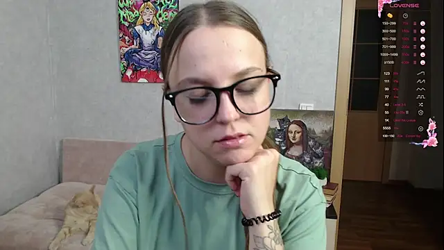 Violetwin online show from September 2025 05:53:02 PM