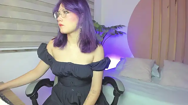 Snapshot of rei_cos chatting on September 2025 12:33:01 PM rei cos online show from September 2025 12:33:01 PM