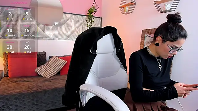 Esmeralda CO online show from November 2025 01:04:01 PM