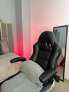 Esmeralda CO online show from December 2025 01:13:02 PM