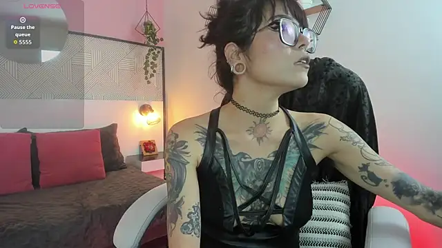 Snapshot of Esmeralda_CO chatting on October 2025 12:06:02 PM Esmeralda CO online show from October 2025 12:06:02 PM
