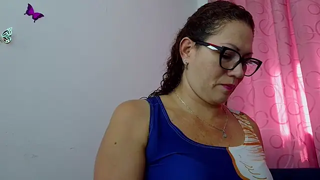 Snapshot of TifanyQueen_ chatting on September 2025 02:13:02 PM TifanyQueen online show from September 2025 02:13:02 PM