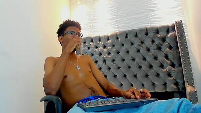 Snapshot of nero_reyd chatting on October 2025 07:46:01 PM nero reyd online show from October 2025 07:46:01 PM