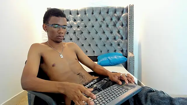 nero reyd online show from November 2025 07:06:01 PM