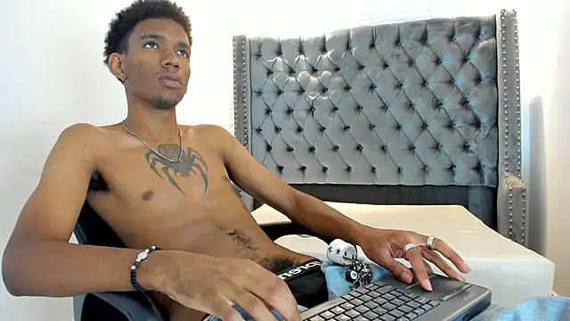 Snapshot of nero_reyd chatting on May 2026 07:20:02 PM nero reyd online show from May 2026 07:20:02 PM