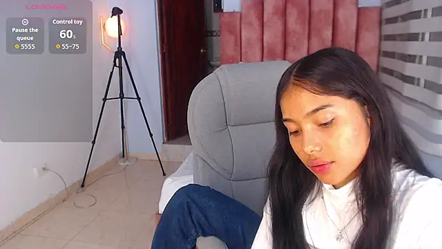 Milaa Star  online show from September 2025 03:50:01 AM