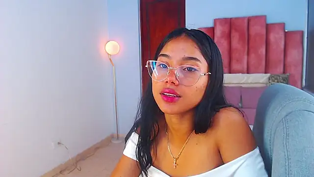 Milaa Star  online show from October 2025 04:14:01 AM