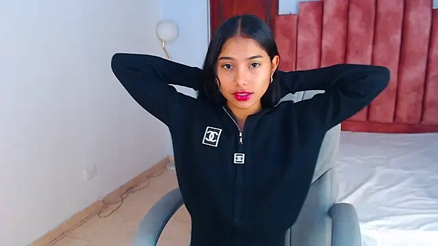 Milaa Star  online show from October 2025 04:13:01 AM