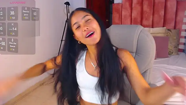 Milaa Star  online show from October 2025 04:17:02 AM