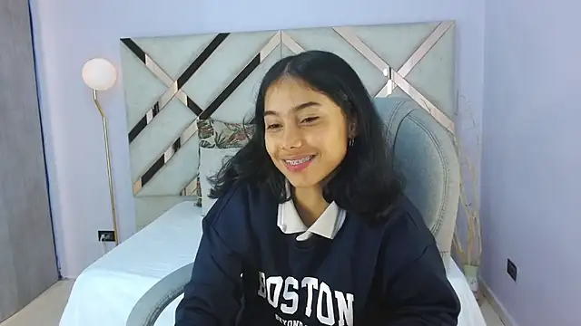 Snapshot of Milaa_Star_ chatting on December 2025 03:44:01 AM Milaa Star online show from December 2025 03:44:01 AM